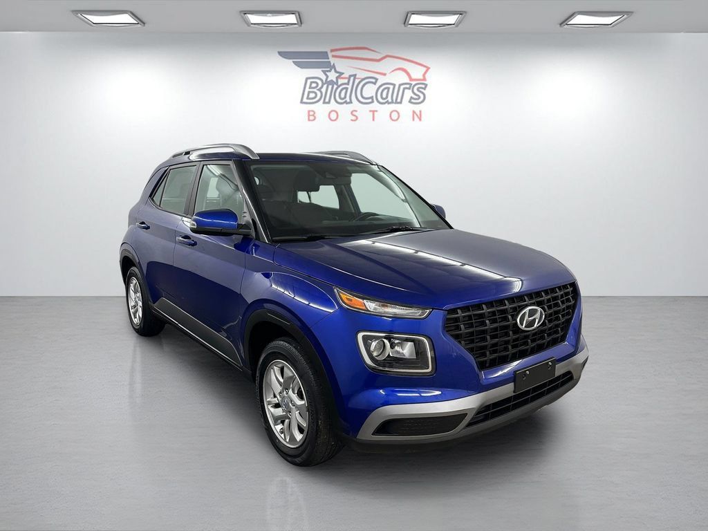 Used 2022 Hyundai Venue FWD image 3