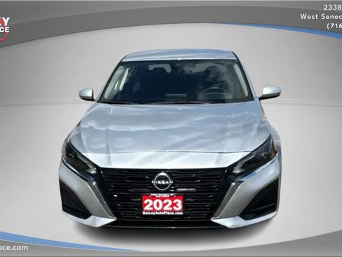 Used 2023 Nissan Altima 2.5 SV image 2