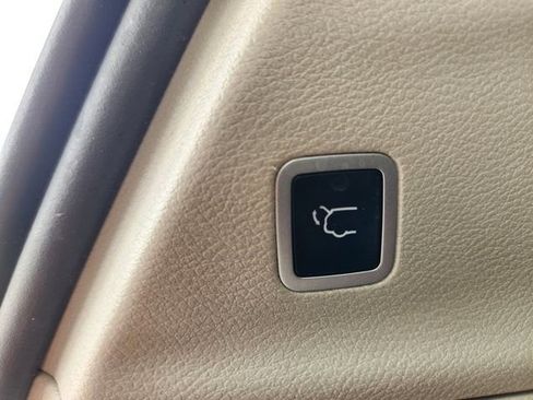 Used 2020 Chrysler Pacifica Touring-L image 34