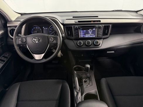 Used 2018 Toyota RAV4 LE FWD image 22