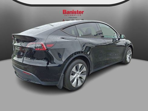 Used 2023 Tesla Model Y Long Range AWD/4WD image 4