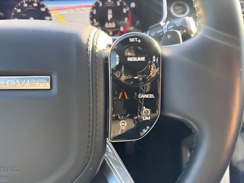Used 2020 Land Rover Range Rover HSE image 17