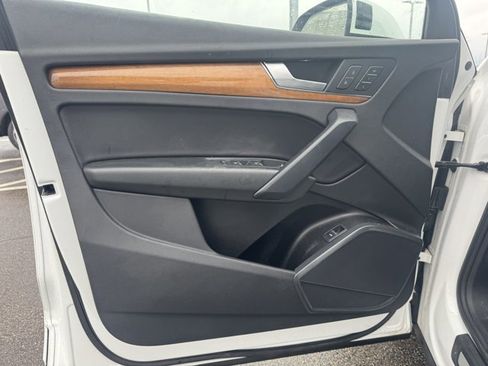 Used 2023 Audi Q5 2.0T Premium image 10