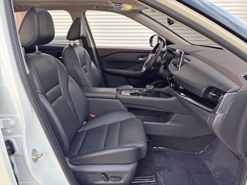 Used 2022 Nissan Rogue SL FWD image 16