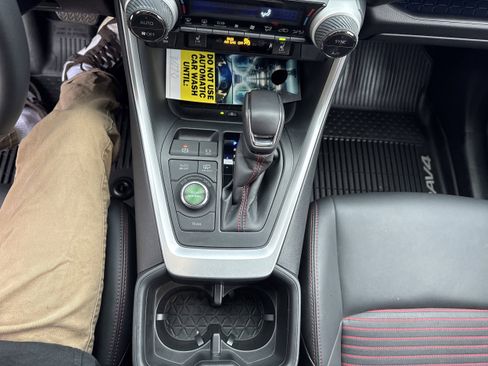 Certified 2025 Toyota RAV4 XSE image 21