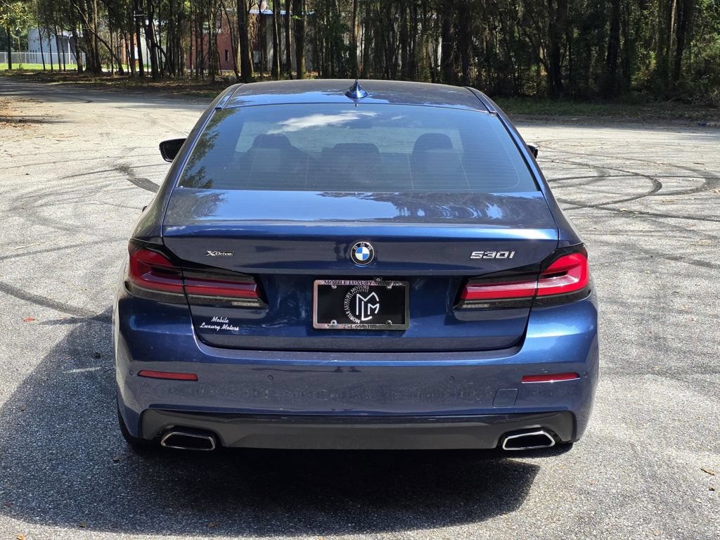 Used 2021 BMW 530i xDrive w/ Premium Package AWD/4WD image 3
