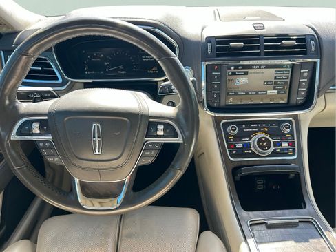Used 2019 Lincoln Continental Reserve FWD image 23