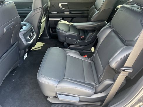 New 2025 Ford Expedition Platinum w/ Stealth Performance Package image 20