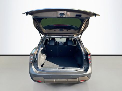Used 2025 Nissan Kicks SR FWD image 26