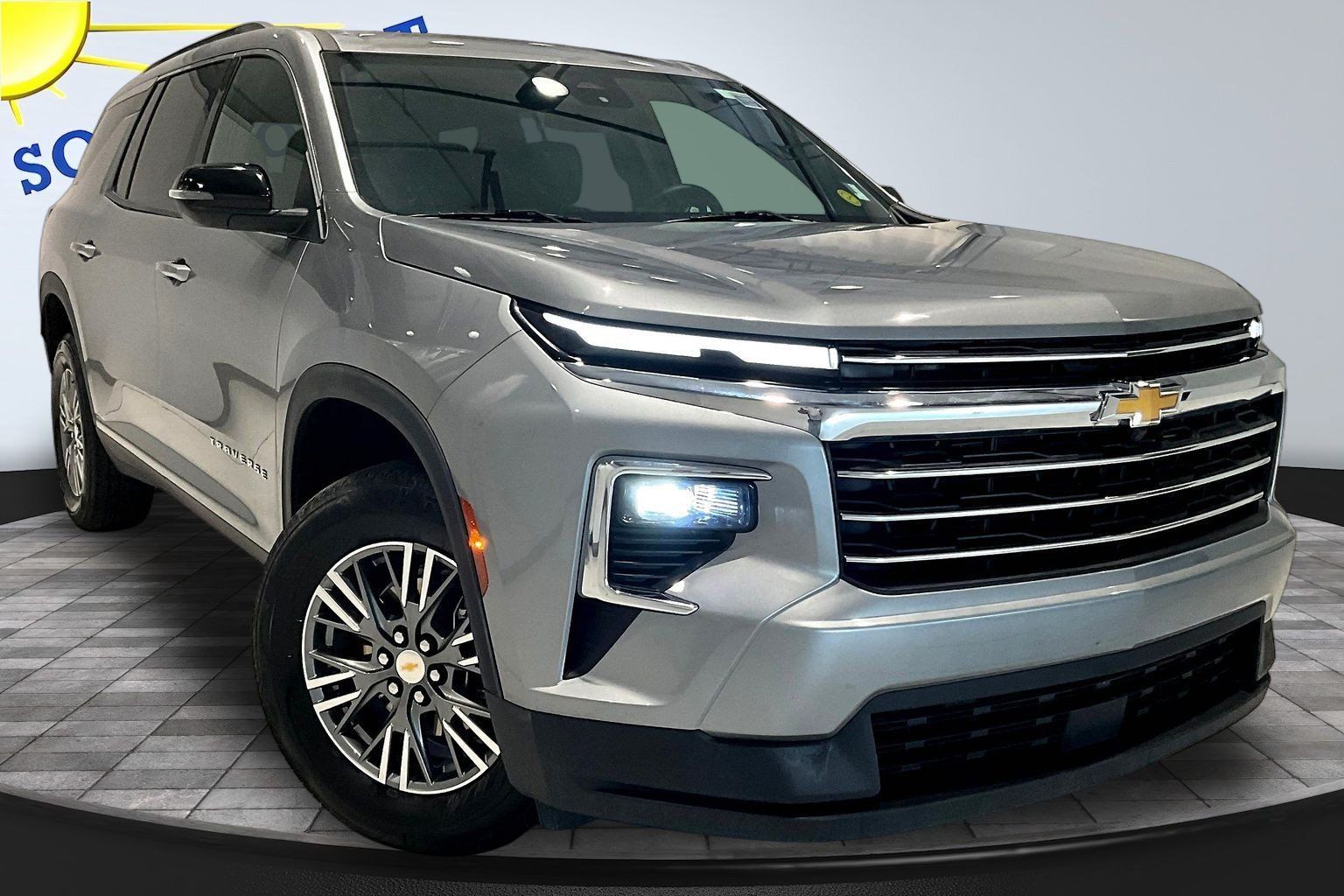 Used 2026 Chevrolet Traverse LT AWD/4WD image 3