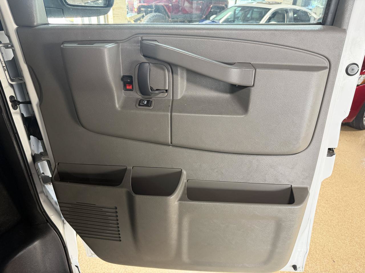 Used 2016 Chevrolet Express 3500 LT w/ LT Preferred Equipment Group RWD image 12