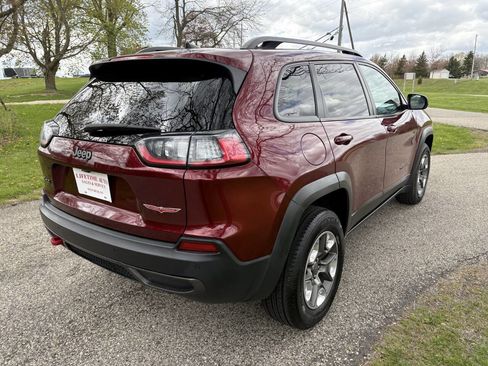Used 2019 Jeep Cherokee Trailhawk w/ Cold Weather Group AWD/4WD image 5