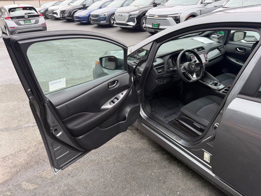 Used 2020 Nissan Leaf S w/ Protection Package FWD image 9