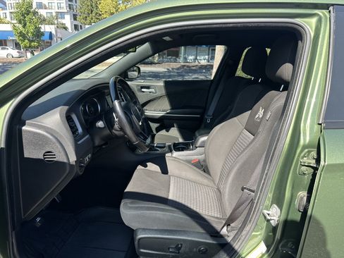 Used 2020 Dodge Charger Scat Pack RWD image 17