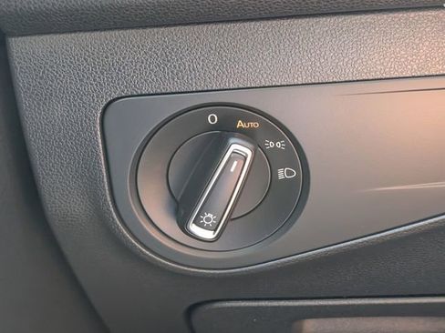 Certified 2023 Volkswagen Tiguan SE FWD image 27