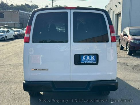 Used 2022 Chevrolet Express 3500 LS RWD image 6