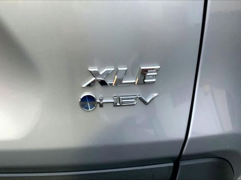New 2025 Toyota RAV4 XLE image 15