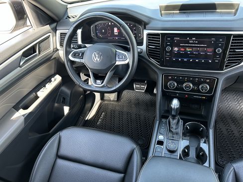 Used 2023 Volkswagen Atlas Cross Sport SEL R-Line AWD/4WD image 12