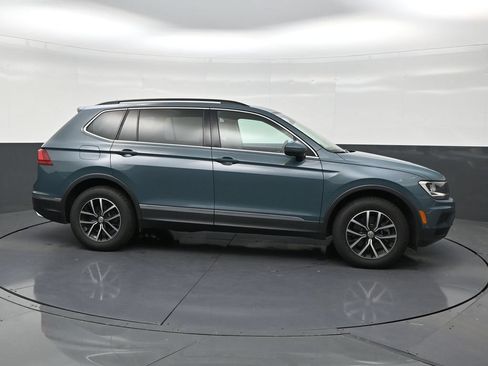 Used 2021 Volkswagen Tiguan SE w/ Panoramic Sunroof Package FWD image 6