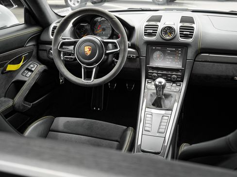 Used 2016 Porsche Cayman GT4 RWD image 34