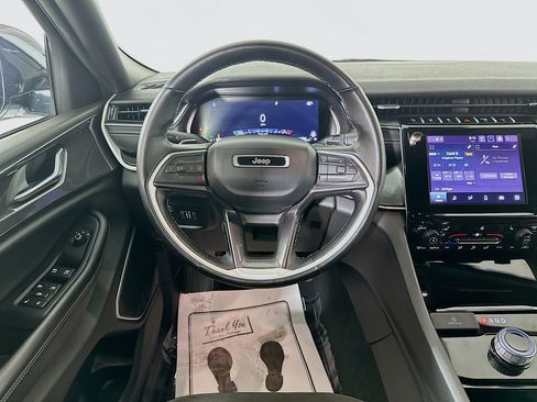 Used 2022 Jeep Grand Cherokee L Laredo image 20