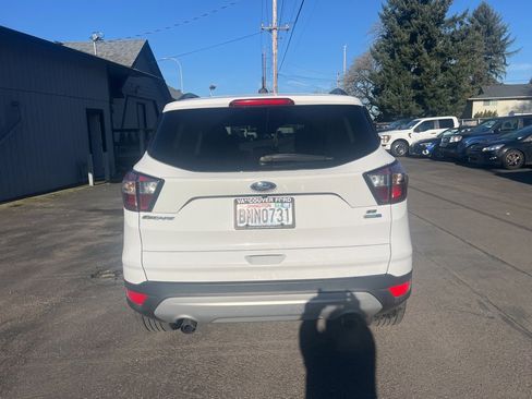 Used 2018 Ford Escape SE image 6