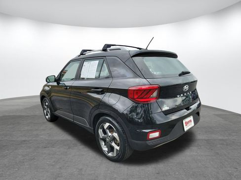 Used 2023 Hyundai Venue SEL image 23