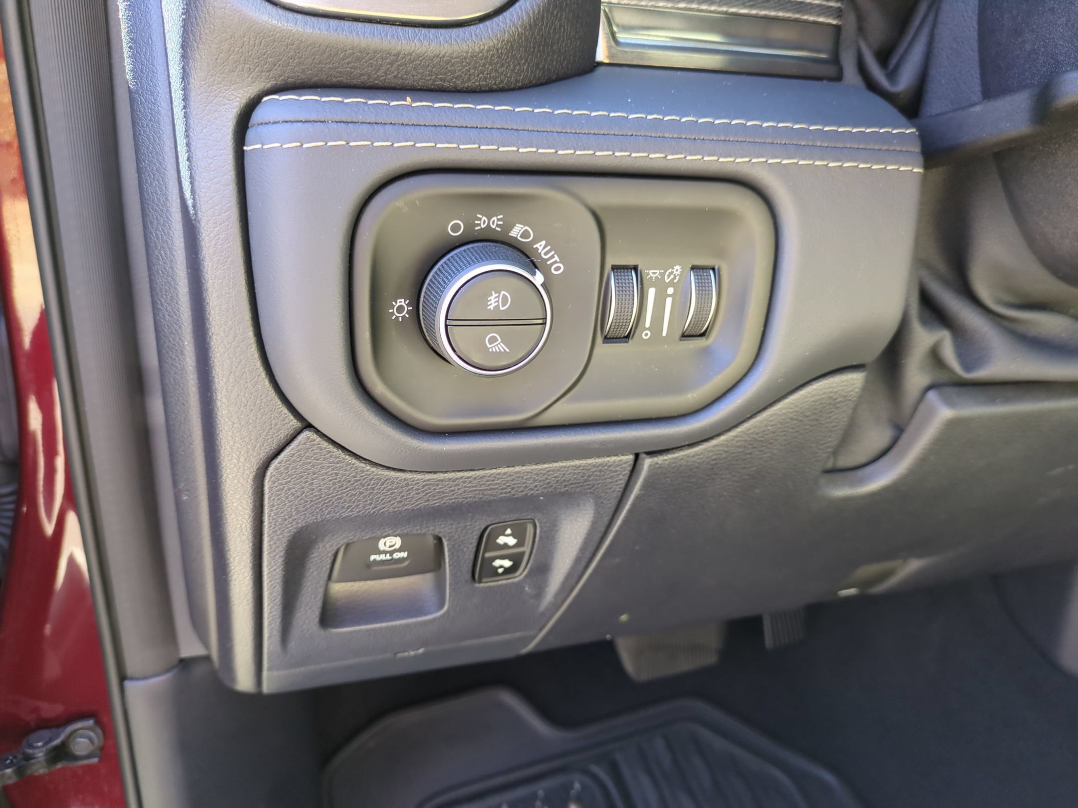 Used 2019 RAM 1500 Limited AWD/4WD image 18