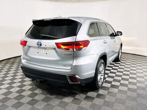 Used 2018 Toyota Highlander Limited AWD/4WD image 3