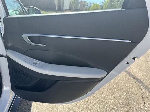 New 2025 Hyundai Sonata SE image 16