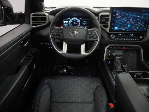 Used 2025 Toyota Tundra Limited AWD/4WD image 24