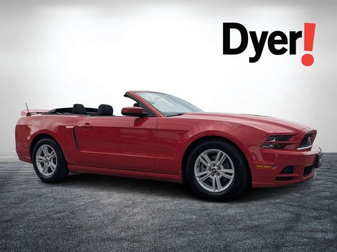 Used 2014 Ford Mustang Convertible RWD image 1