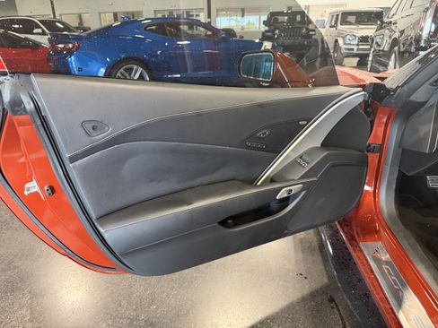 Used 2016 Chevrolet Corvette Z06 w/ 3LZ Preferred Equipment Group RWD image 9
