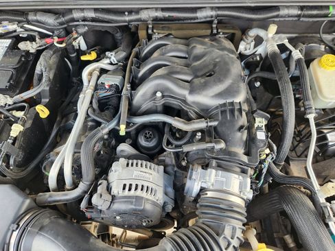 Used 2016 Jeep Wrangler Unlimited Rubicon w/ Connectivity Group AWD/4WD image 31