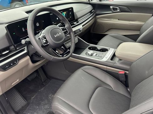 New 2026 Kia Carnival LXS image 10