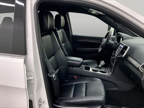 Used 2018 Jeep Grand Cherokee Limited RWD image 9