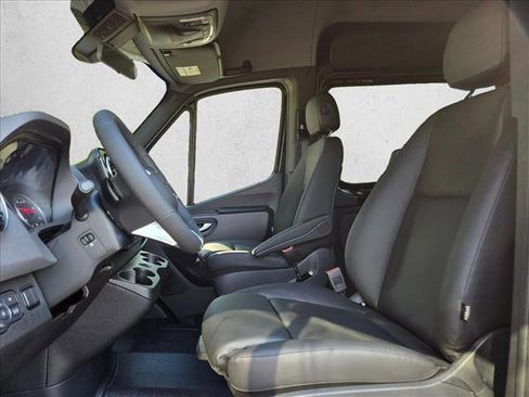 New 2025 Mercedes-Benz Sprinter 2500 image 4