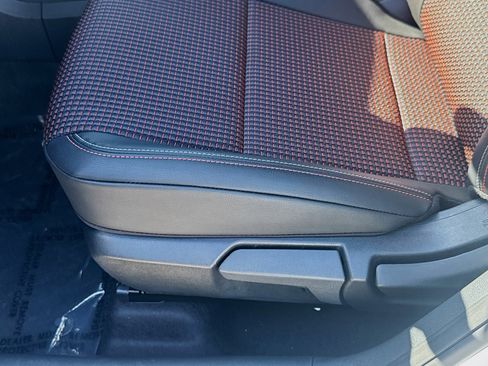 Used 2025 Nissan Kicks SR FWD image 17