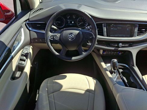 Used 2019 Buick Enclave Essence image 12