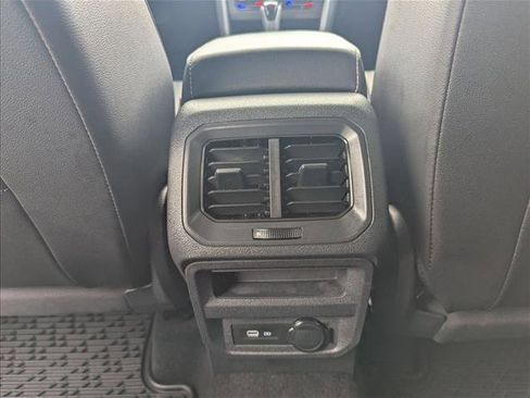 Used 2022 Volkswagen Tiguan SE R-Line FWD image 16