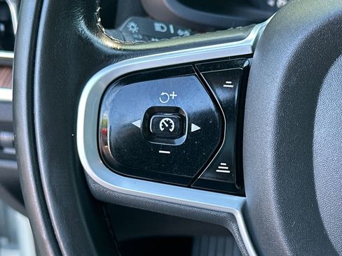 Used 2019 Volvo S60 T5 Momentum w/ Multimedia Package FWD image 26
