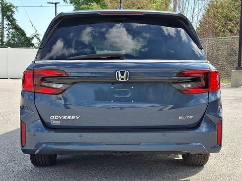 Used 2025 Honda Odyssey Elite image 8