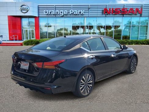 New 2025 Nissan Altima 2.5 SV image 2