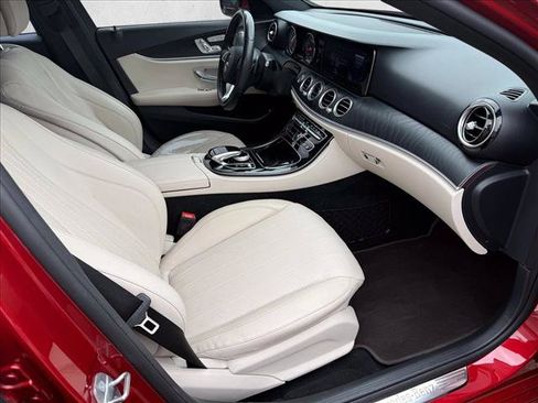 Used 2017 Mercedes-Benz E 300 image 18