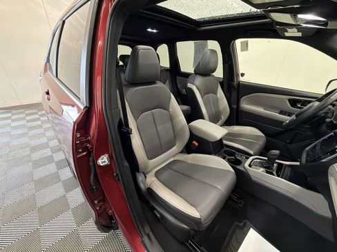 Used 2025 Subaru Forester Limited AWD/4WD image 26