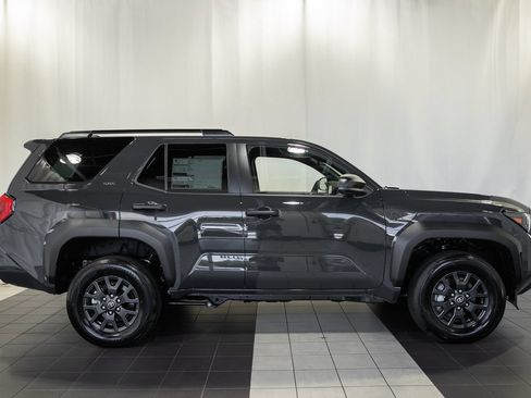 New 2026 Toyota 4Runner SR5 RWD image 3