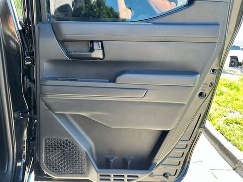Used 2025 Toyota Tacoma SR5 AWD/4WD image 27