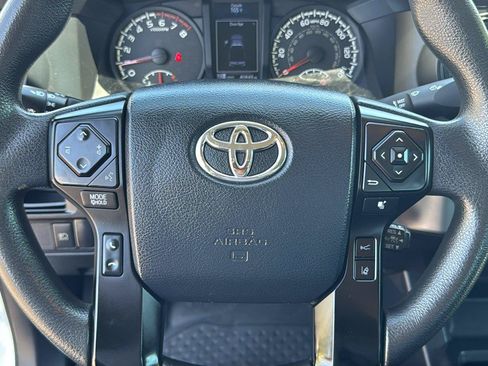 Used 2018 Toyota Tacoma SR RWD image 17