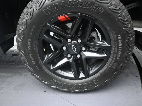 Used 2024 Chevrolet Silverado 1500 LT Trail Boss AWD/4WD image 10