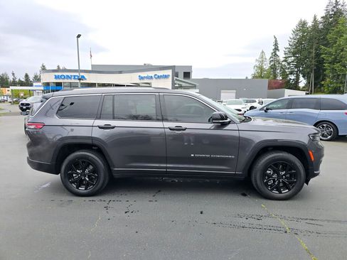 Used 2022 Jeep Grand Cherokee L Limited AWD/4WD image 13